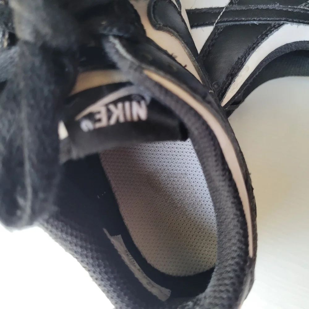 Nike Black and White Sneakers Classic Low-Top Design